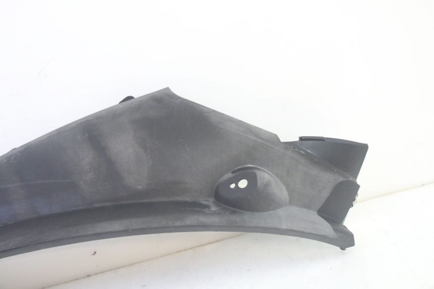 photo de REAR LEFT BELLY PANEL PIAGGIO MP3 RL 250 (2007 - 2010) - Zoom on usage condition