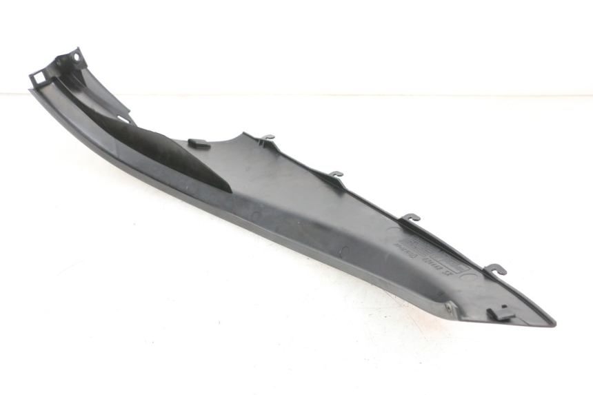 photo de REAR LEFT BELLY PANEL PIAGGIO MP3 RL 250 (2007 - 2010) - Surface and material condition