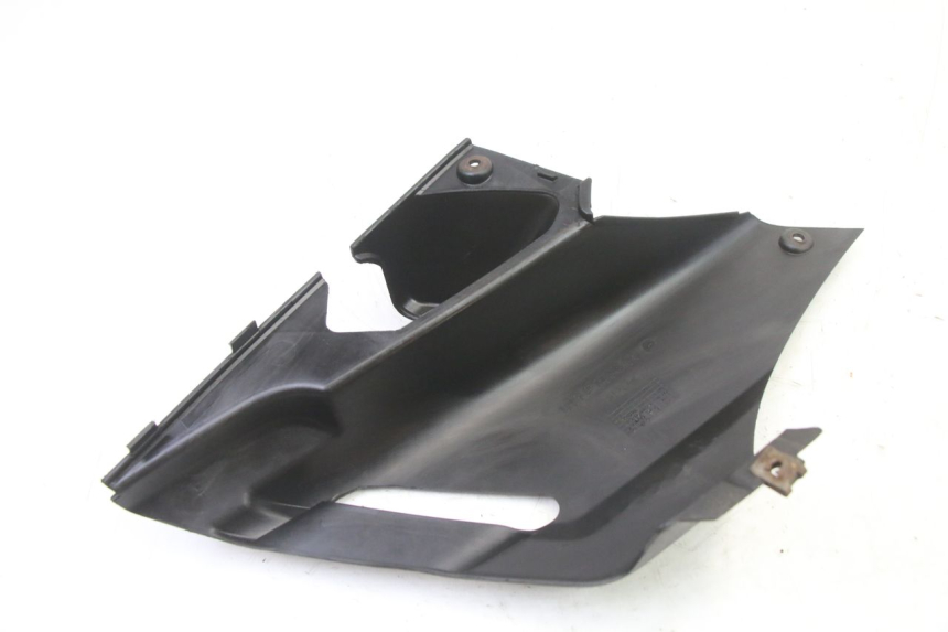 photo de REAR LEFT BELLY PANEL YAMAHA XMAX X-MAX 125 (2006 - 2009) - Technical close-up