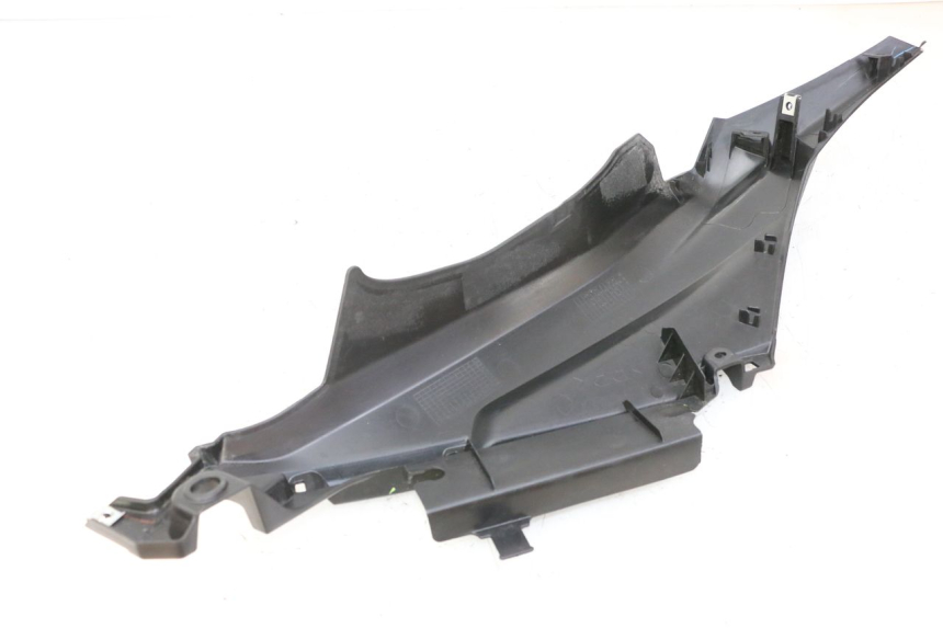 photo de REAR LEFT BELLY PANEL YAMAHA XMAX X-MAX 125 (2021 - 2025)