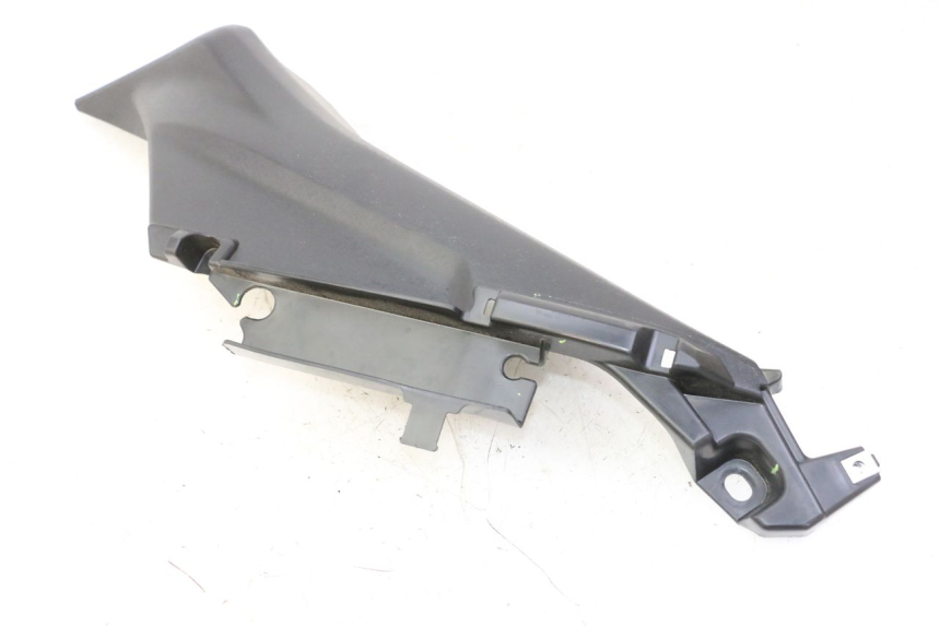 photo de REAR LEFT BELLY PANEL YAMAHA XMAX X-MAX 125 (2021 - 2025)