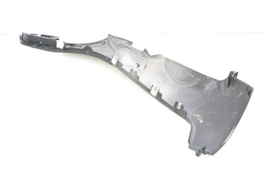 photo de RIGHT BELLY PANEL PIAGGIO MP3 HPE 350 (2018 - 2020) - Zoom on usage condition