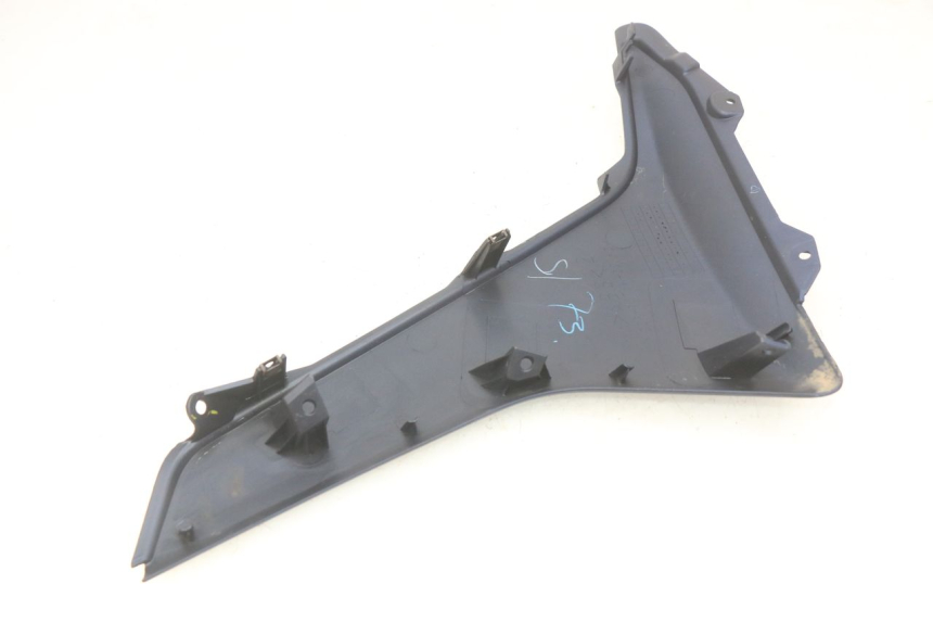 photo de RIGHT LOWER SIDE PANEL YAMAHA N-MAX NMAX 125 (2017 - 2020)