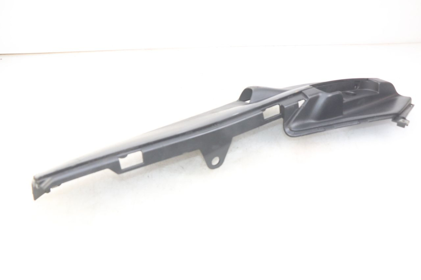 photo de RIGHT LOWER SIDE PANEL PIAGGIO FLY 4T 50 (2013 - 2017)
