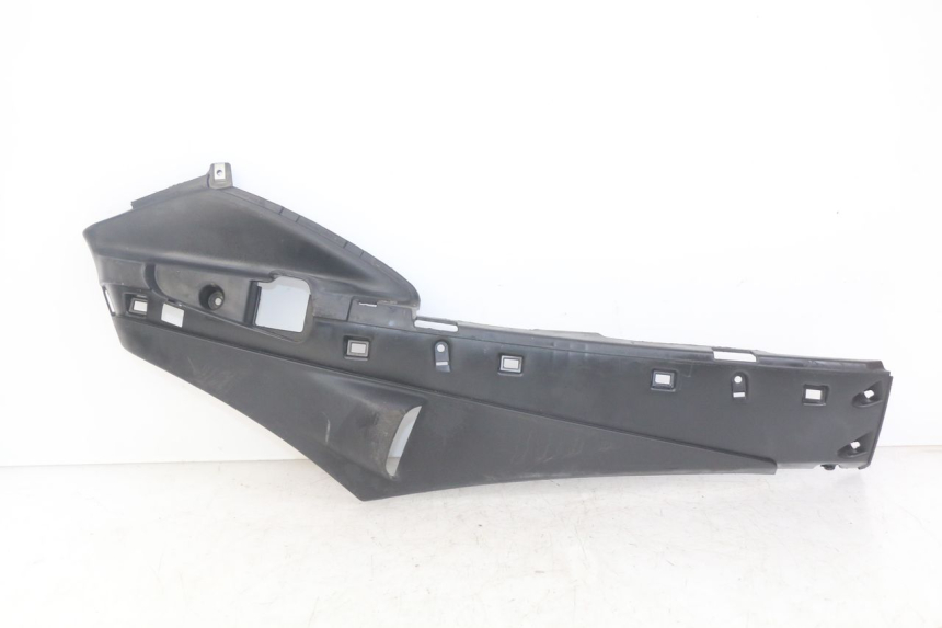 photo de RIGHT LOWER SIDE PANEL PIAGGIO FLY 4T 50 (2013 - 2017)