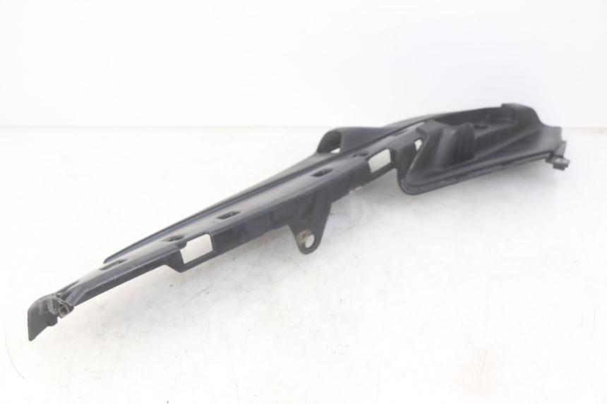 photo de RIGHT LOWER SIDE PANEL PIAGGIO FLY 4T 50 (2013 - 2017)