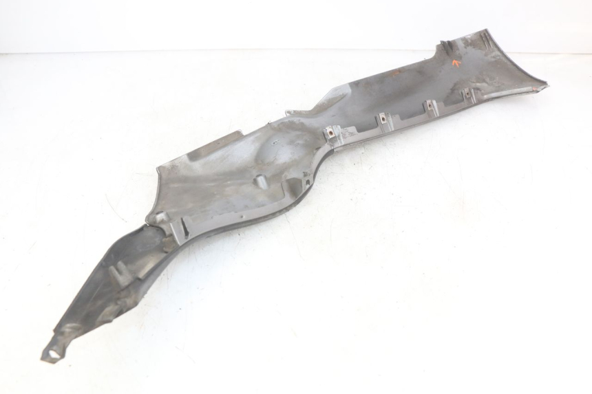 photo de RIGHT LOWER SIDE PANEL PIAGGIO MP3 LT 400 (2007 - 2012)