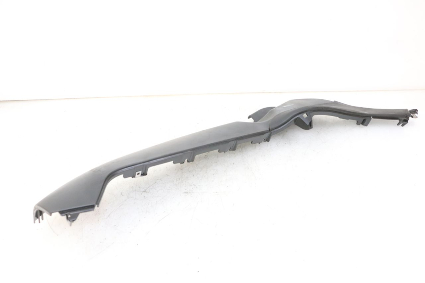 photo de RIGHT LOWER SIDE PANEL PIAGGIO MP3 LT 400 (2007 - 2012)