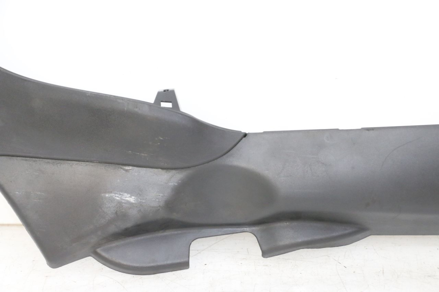 photo de RIGHT LOWER SIDE PANEL PIAGGIO MP3 LT 400 (2007 - 2012)