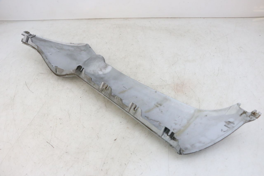 photo de RIGHT LOWER SIDE PANEL PIAGGIO X8 125 (2004 - 2007)