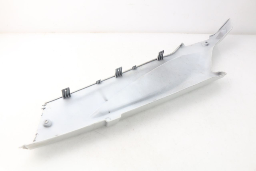 photo de RIGHT LOWER SIDE PANEL DAELIM S3 125 (2010 - 2017)