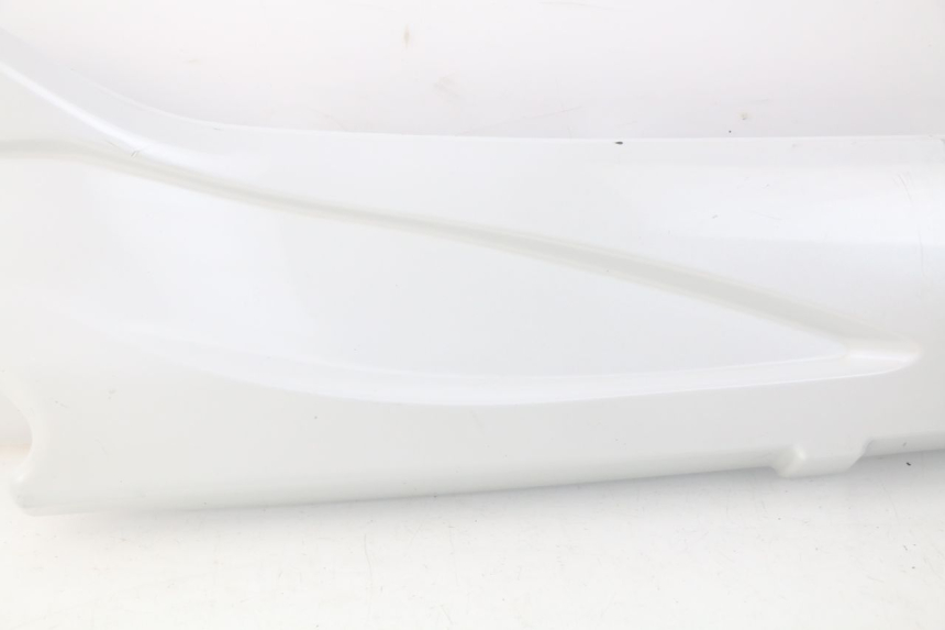 photo de RIGHT LOWER SIDE PANEL DAELIM S3 125 (2010 - 2017)