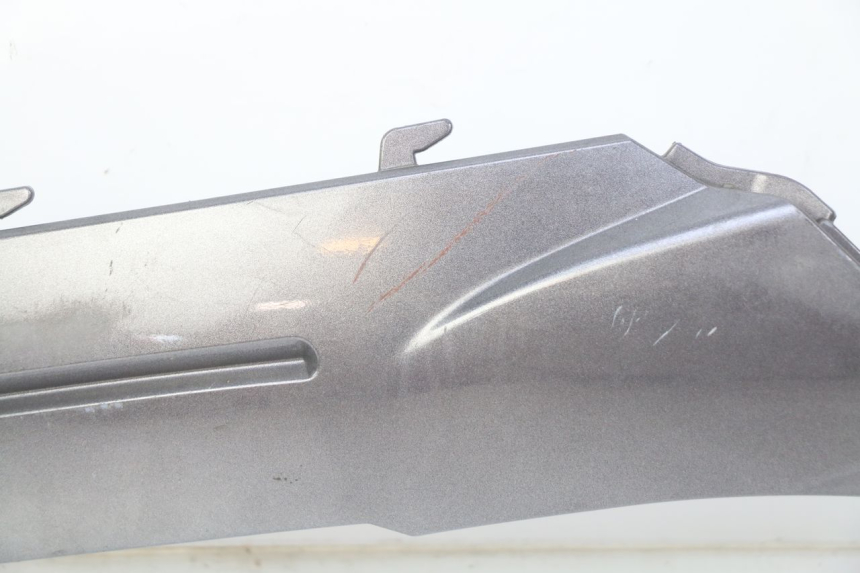 photo de RIGHT LOWER SIDE PANEL PEUGEOT V-CLIC VCLIC 50 (2007 - 2013) - High-resolution close-up