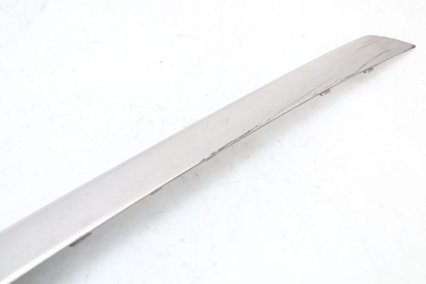 photo de RIGHT LOWER SIDE PANEL YAMAHA XMAX X-MAX ABS 125 (2017 - 2020)