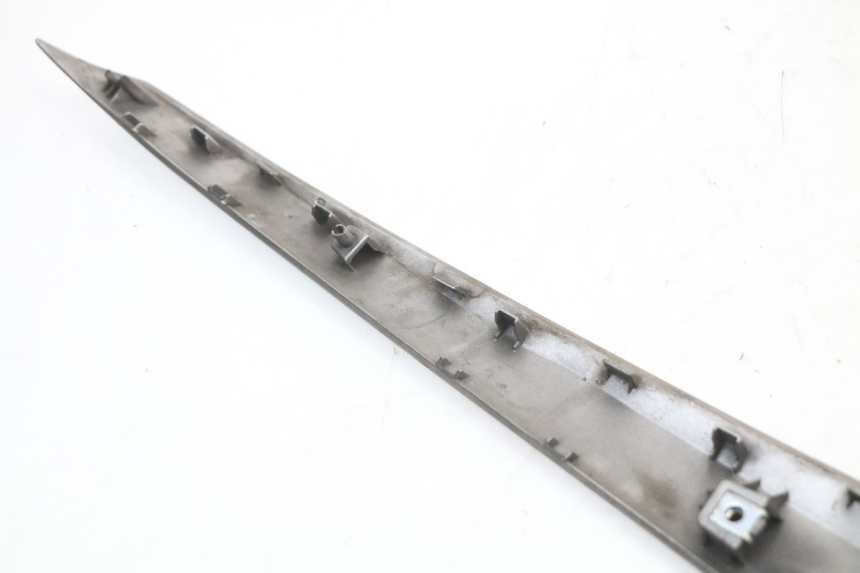 photo de RIGHT LOWER SIDE PANEL YAMAHA XMAX X-MAX ABS 125 (2017 - 2020)