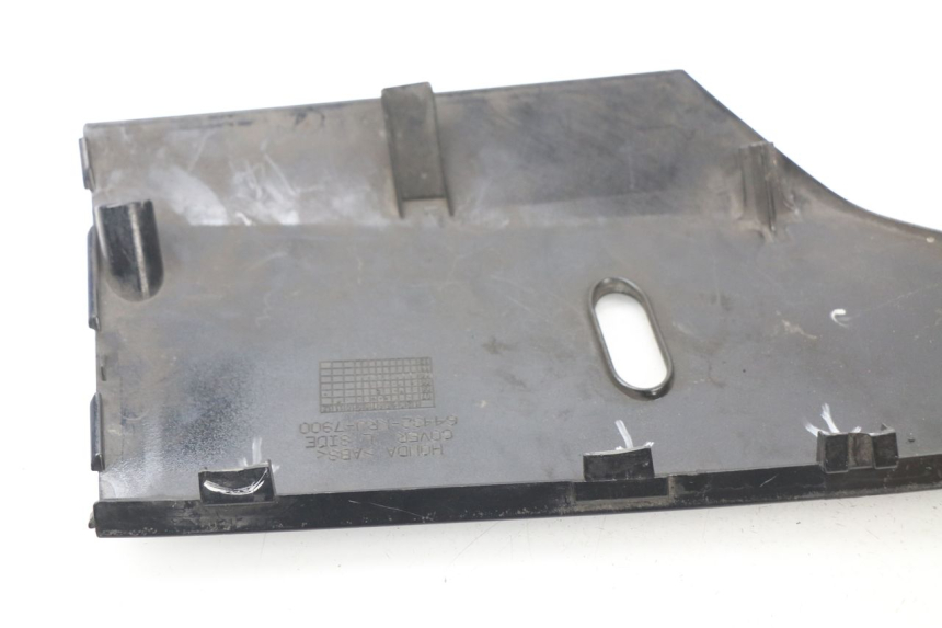 photo de LEFT BELLY PANEL HONDA FES S-WING SWING 125 (2007 - 2015) - Alternative perspective