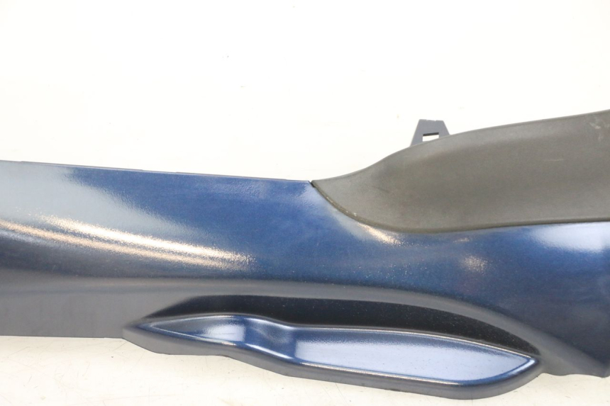 photo de LEFT BELLY PANEL PIAGGIO MP3 RL 250 (2007 - 2010) - High-resolution close-up