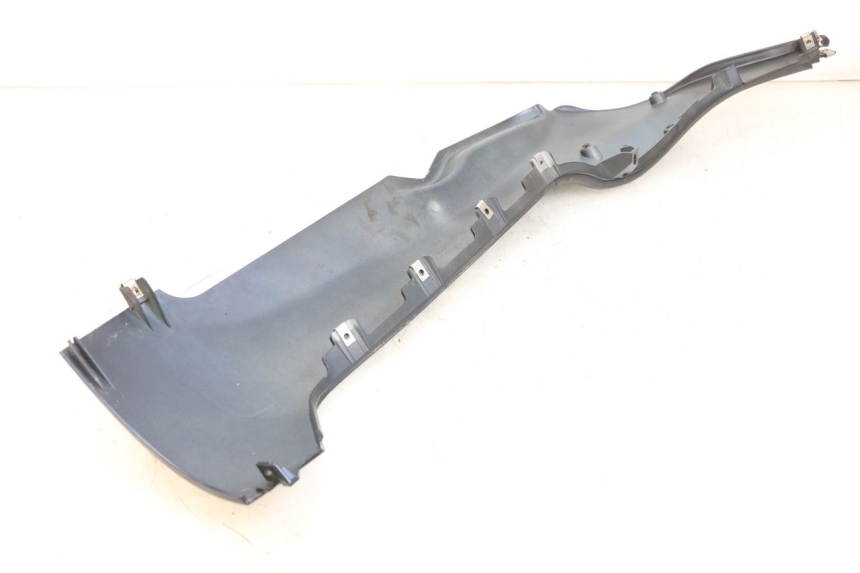 photo de LEFT BELLY PANEL PIAGGIO MP3 RL 250 (2007 - 2010) - Zoom on usage condition