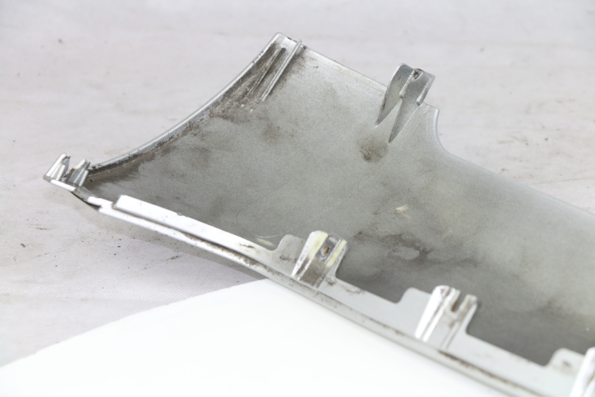 photo de LEFT LOWER FAIRING PIAGGIO MP3 125 (2006 - 2014)
