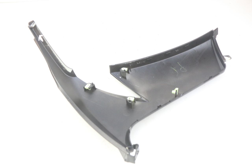 photo de LEFT LOWER FAIRING PEUGEOT CITYSTAR 125 (2011 - 2017)