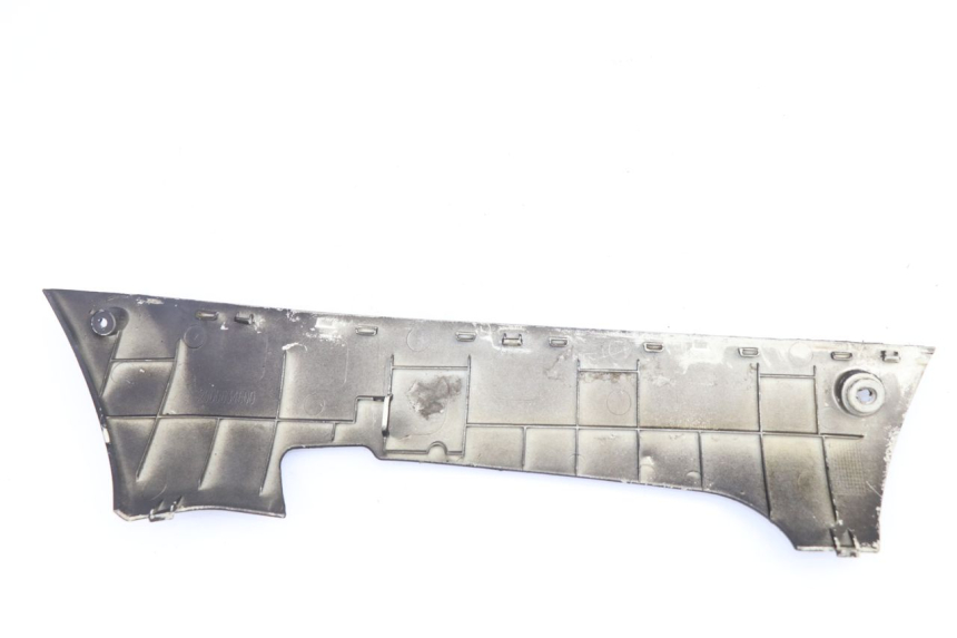 photo de LEFT LOWER FAIRING PEUGEOT KISBEE 4T 50 (2010 - 2017)