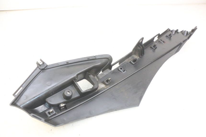 photo de LEFT LOWER FAIRING PIAGGIO FLY 4T 50 (2013 - 2017)