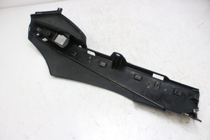photo de LEFT LOWER FAIRING PIAGGIO FLY 4T 50 (2013 - 2017)