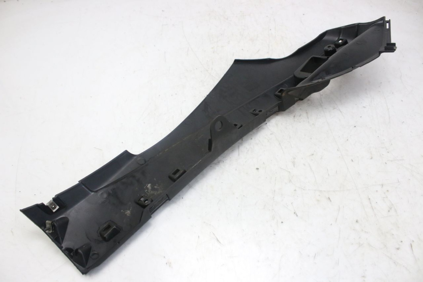 photo de LEFT LOWER FAIRING PIAGGIO FLY 4T 50 (2013 - 2017)