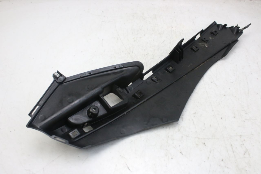 photo de LEFT LOWER FAIRING PIAGGIO FLY 4T 50 (2013 - 2017)
