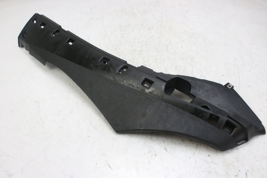 photo de LEFT LOWER FAIRING PIAGGIO FLY 4T 50 (2013 - 2017)