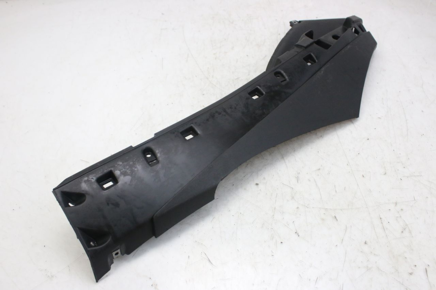 photo de LEFT LOWER FAIRING PIAGGIO FLY 4T 50 (2013 - 2017)