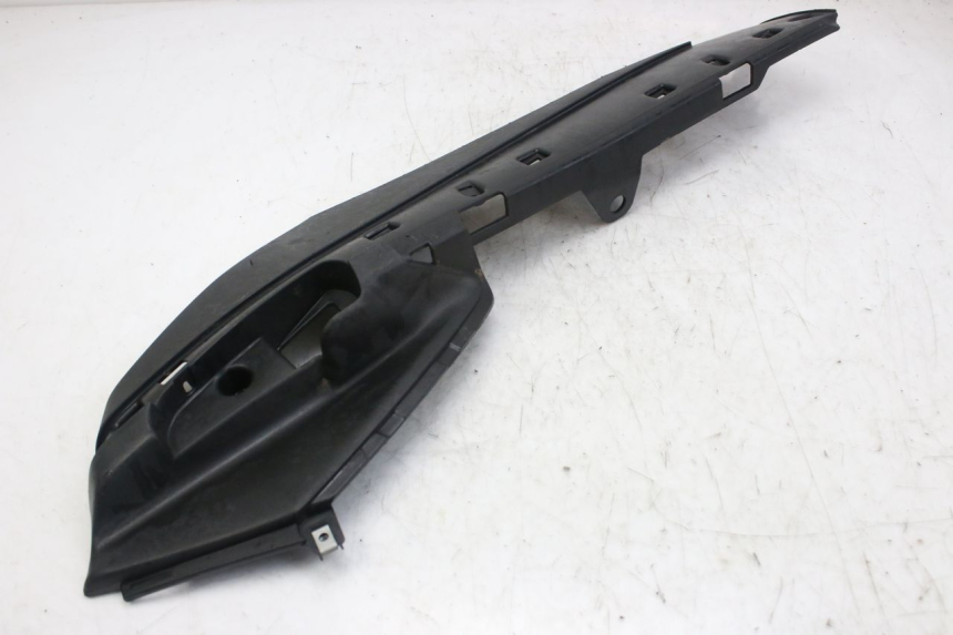 photo de LEFT LOWER FAIRING PIAGGIO FLY 4T 50 (2013 - 2017)
