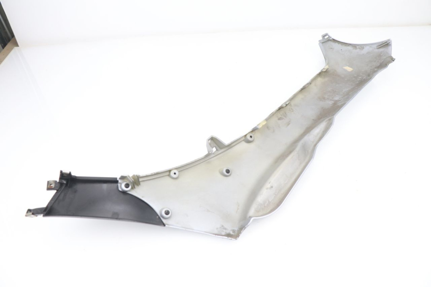 photo de LEFT LOWER FAIRING PIAGGIO MP3 125 (2006 - 2014)