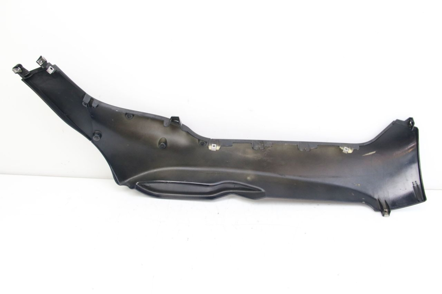 photo de LEFT LOWER FAIRING PIAGGIO MP3 125 (2006 - 2014)