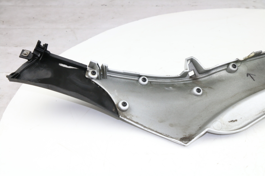 photo de LEFT LOWER FAIRING PIAGGIO MP3 125 (2006 - 2014)