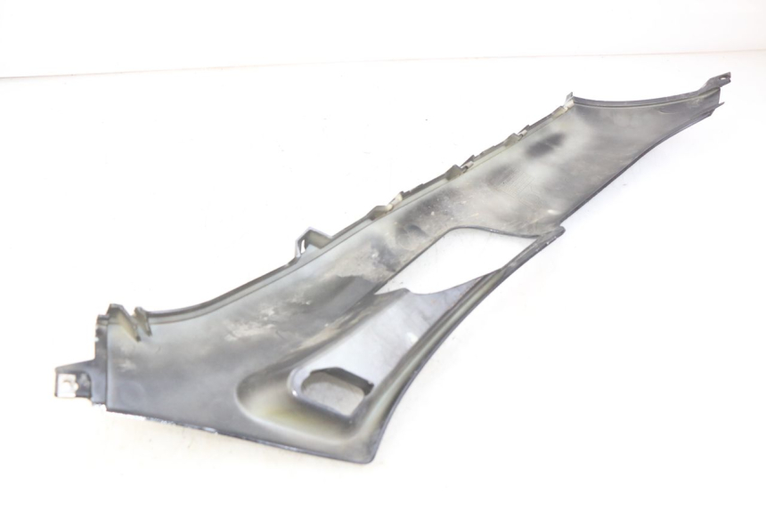 photo de LEFT LOWER FAIRING PIAGGIO X8 125 (2004 - 2007)