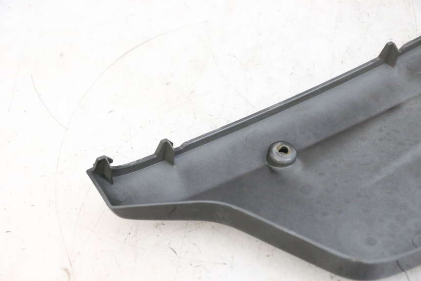 photo de LEFT BELLY PANEL DAELIM S1 125 (2007 - 2016) - Surface and material condition