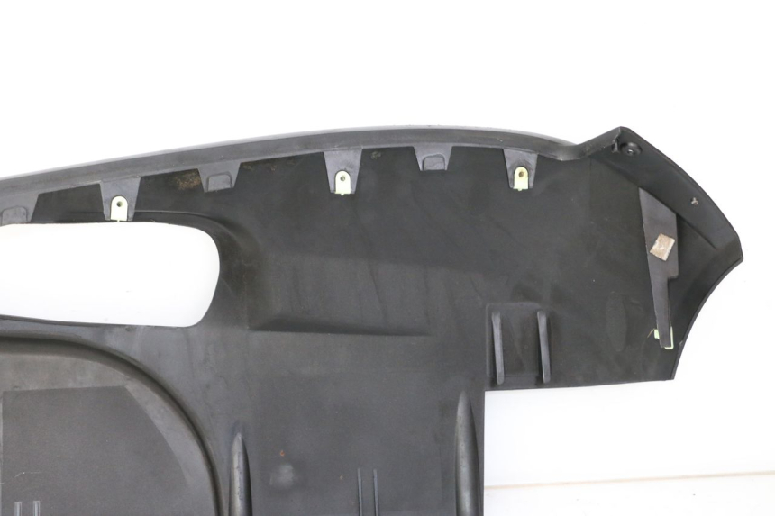 photo de LEFT BELLY PANEL PEUGEOT SATELIS COMPRESSOR K15 125 (2006 - 2009) - Alternative perspective