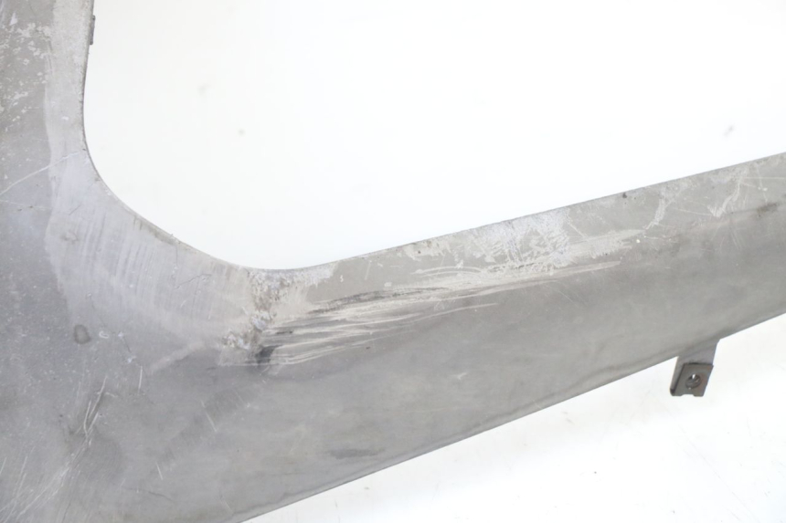 photo de LEFT LOWER FAIRING YAMAHA XMAX X-MAX 125 (2006 - 2009)