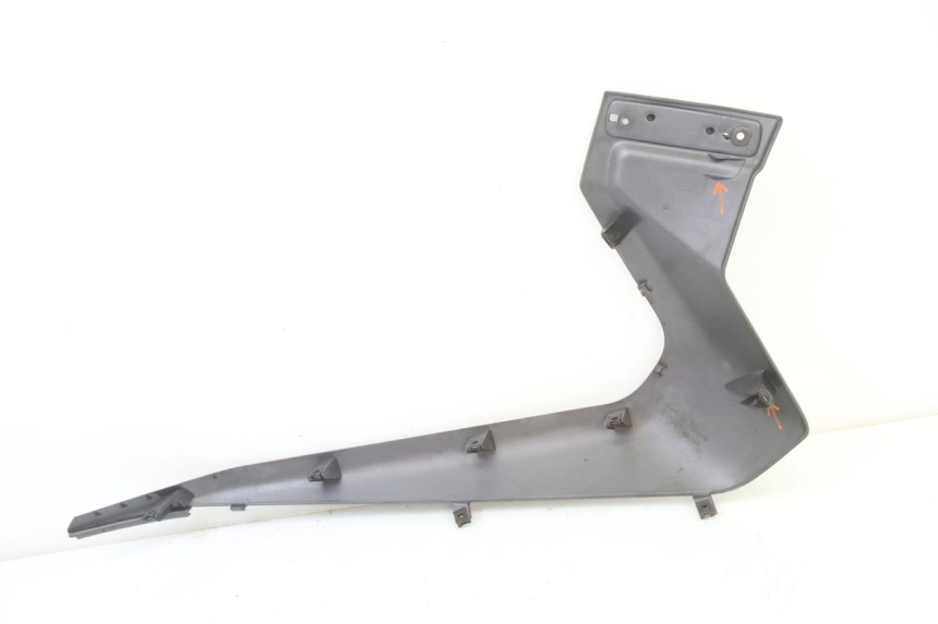 photo de LEFT LOWER FAIRING YAMAHA XMAX X-MAX 125 (2006 - 2009)