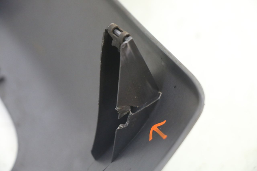 photo de LEFT LOWER FAIRING YAMAHA XMAX X-MAX 125 (2006 - 2009)