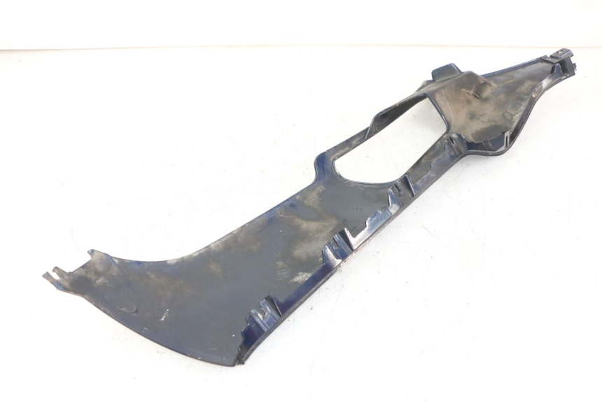 photo de LEFT LOWER FAIRING PIAGGIO XEVO - X EVO 125 (2007 - 2016) - Zoom on usage condition