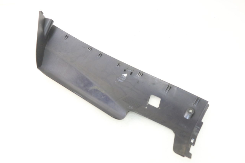 photo de LEFT BELLY PANEL YAMAHA YP MAJESTY 125 (1998 - 2001)