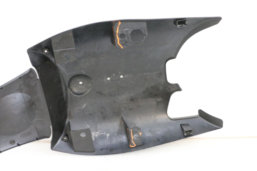 photo de LOWER PART OF THE BODY PEUGEOT LUDIX 50 (2005 - 2007) - Fixing points details