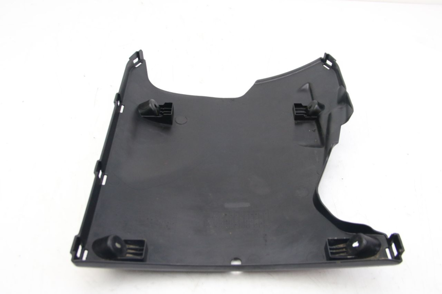 photo de LOWER PART OF THE BODY PEUGEOT KISBEE 2T 50 (2010 - 2017)