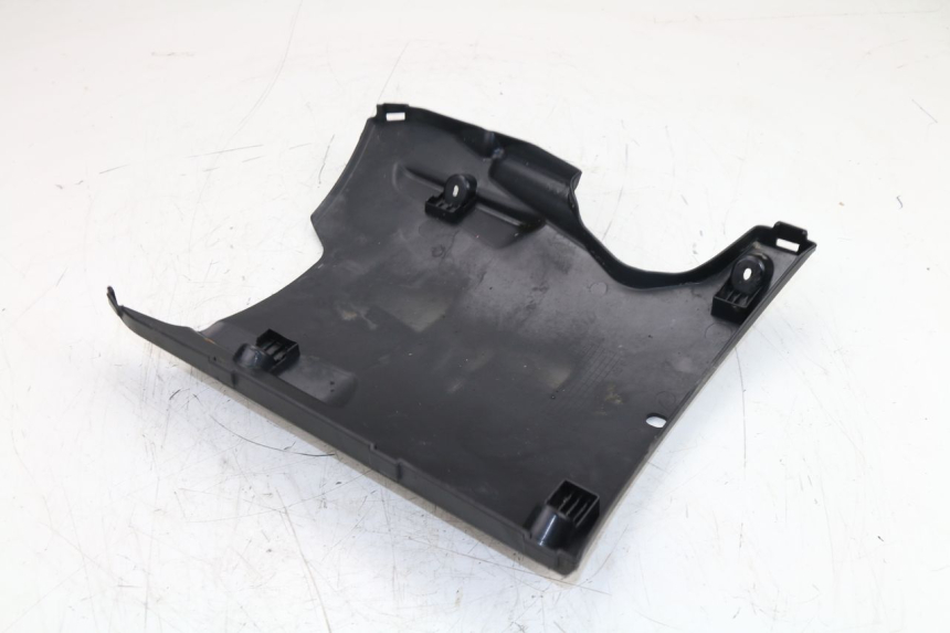 photo de BELLY PANEL PEUGEOT KISBEE 4T 50 (2010 - 2017)