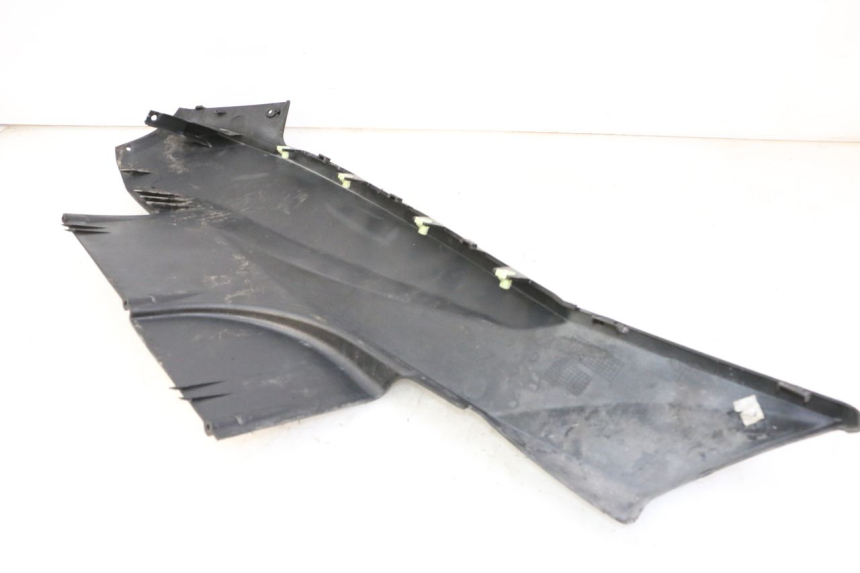 photo de LOWER FAIRING PEUGEOT SATELIS 125 (2010 - 2012) - Alternative perspective