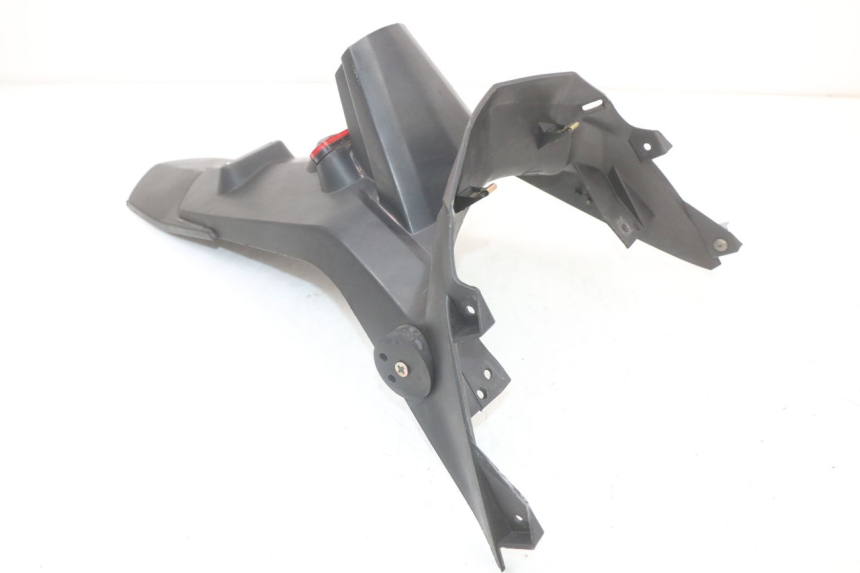 photo de MUD FLAP PEUGEOT TWEET 125 (2018 - 2021) - Fixing points details