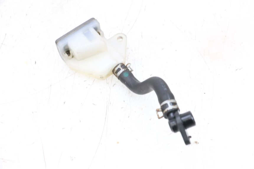 photo de BRAKE FLUID JAR SUZUKI GSXR GSX-R 1000 (2003 - 2004) - Zoom on usage condition