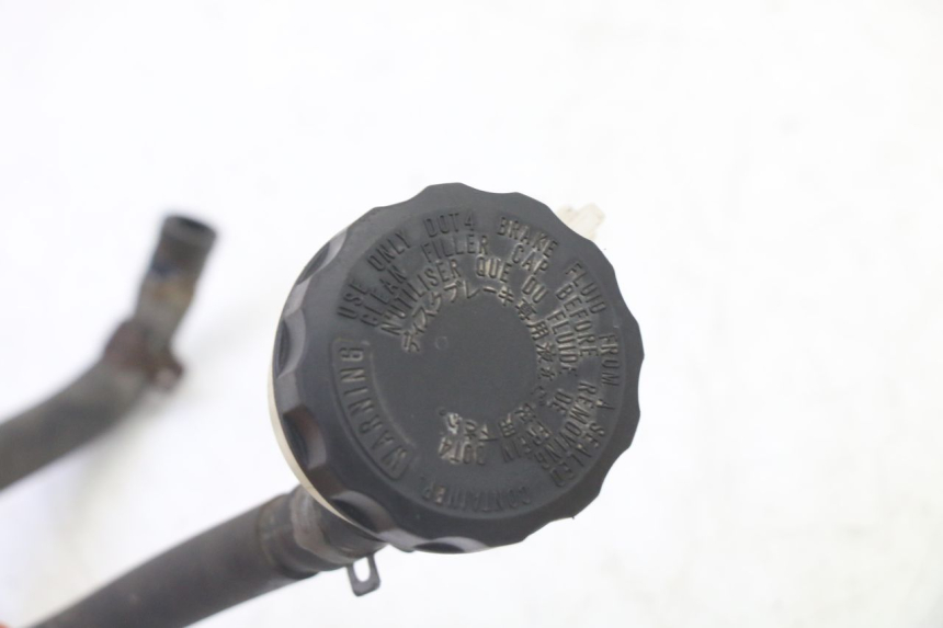 photo de BRAKE FLUID JAR TRIUMPH SPRINT 900 (1995 - 1998)